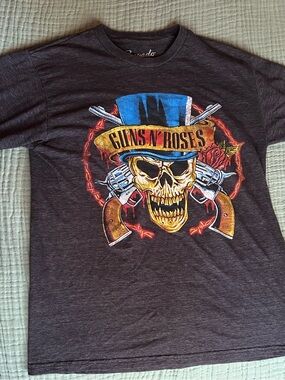 Bravado Charcoal Guns N' Roses Skull Graphic Tee with Blue Hat